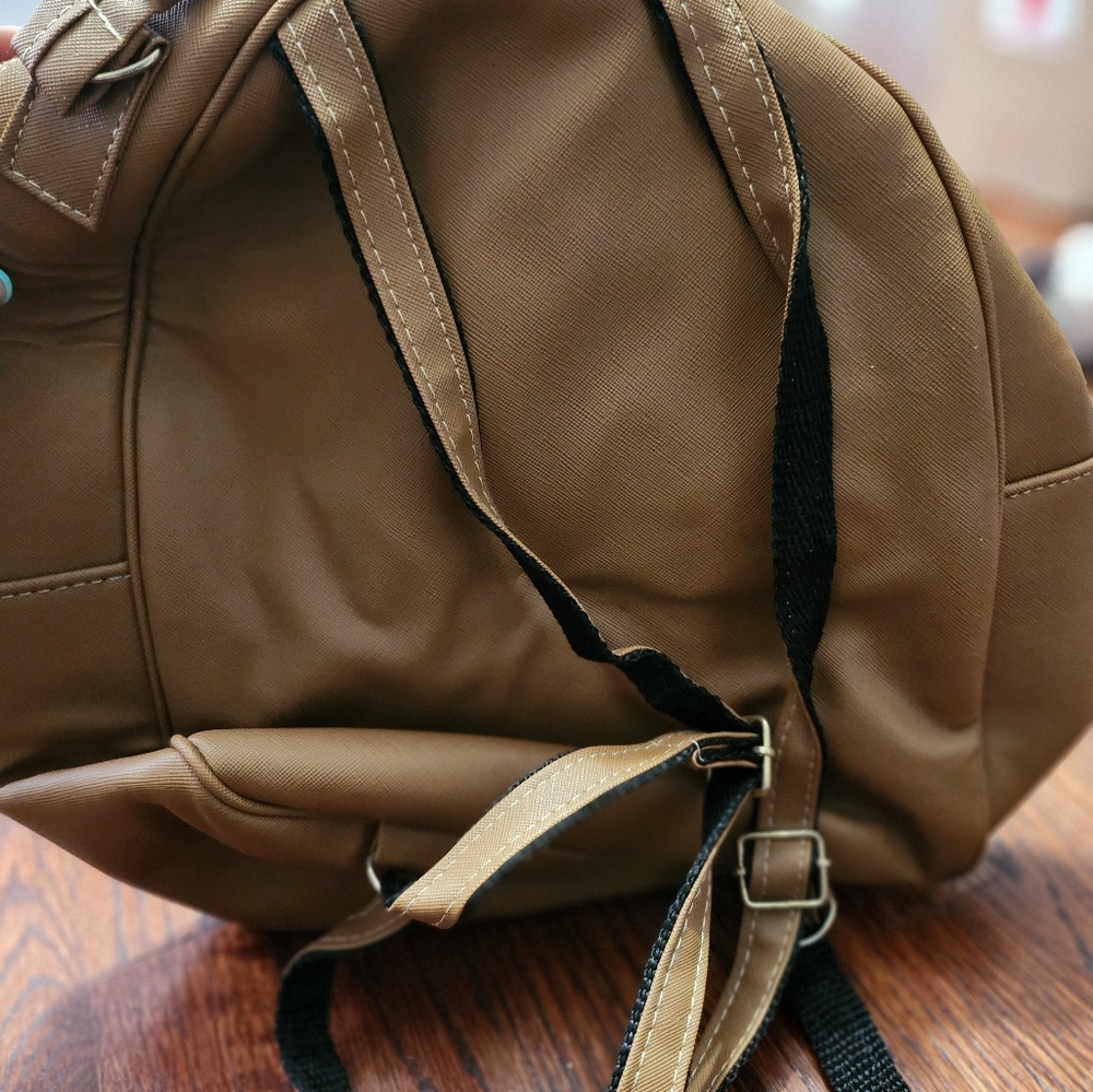 Backpack - Picture 2 of 3